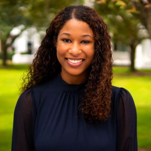 Lexie Morgan headshot